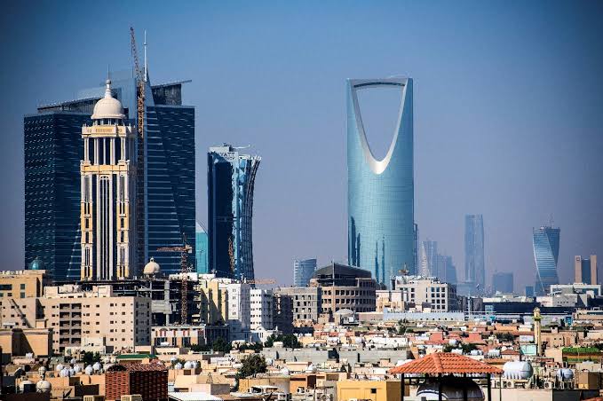 «جيه إل إل»: الضغوط الراهنة مؤقتة والسوق العقارية السعودية تواصل جذب الاستثمارات الأجنبية